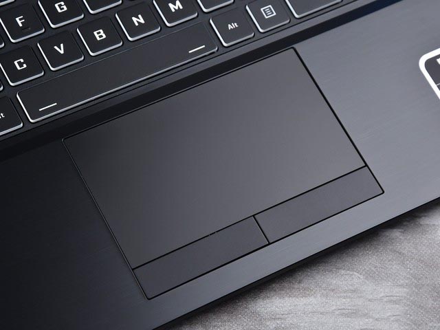 升级十代酷睿 睿频破5GHz!神舟战神G7T评测