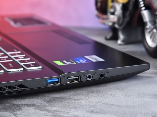 升级十代酷睿 睿频破5GHz!神舟战神G7T评测