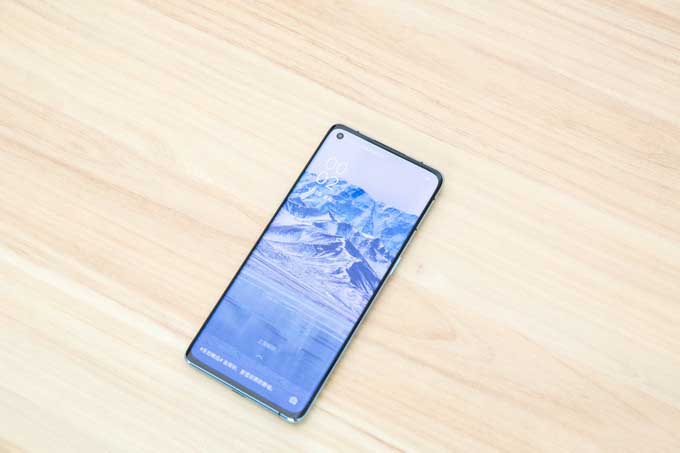 OPPO Reno4 Pro 5G手机上手体验，轻薄小巧设计吸睛