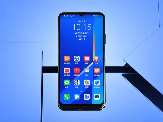 充满5000mAh只需1小时 荣耀X10 Max充电速度实测 