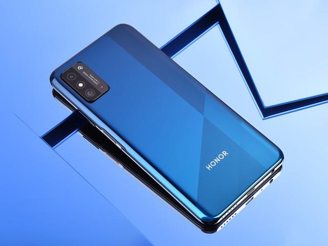 充满5000mAh只需1小时 荣耀X10 Max充电速度实测 