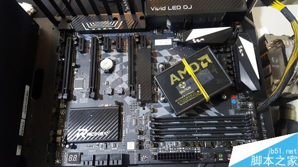 AMD Ryzen+映泰X370主板平台成功点亮！液氮-29度伺候……