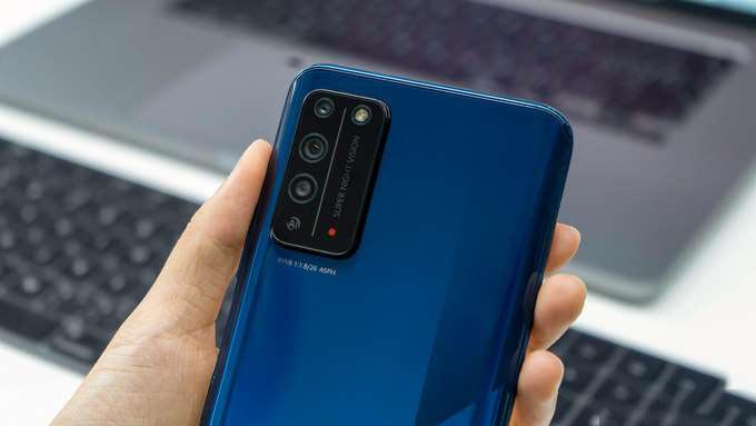 挑战120帧吃鸡!爆款5G中端手机性能评测(荣耀X10 vs Redmi K30 5G极速版)