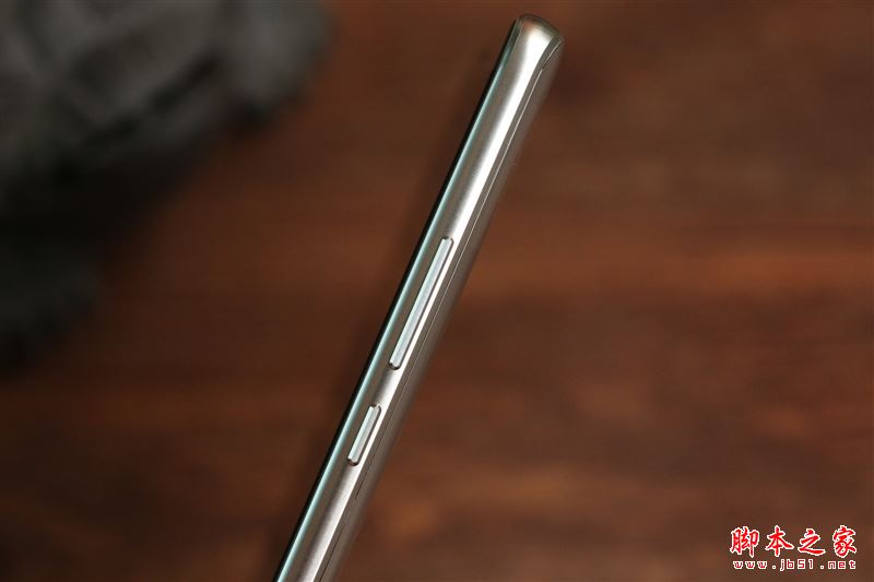 国产最强旗舰!HUAWEI Mate 10首发评测:插根线秒变PC