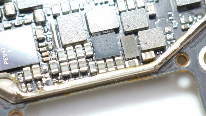 拆解报告:OPPO Ace2手机内置10W反向无线充电器