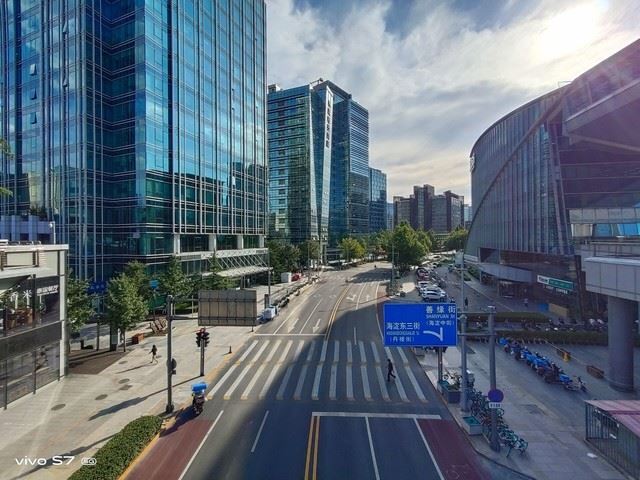 自拍旗舰后置疲软？vivo S7影像系统评测 