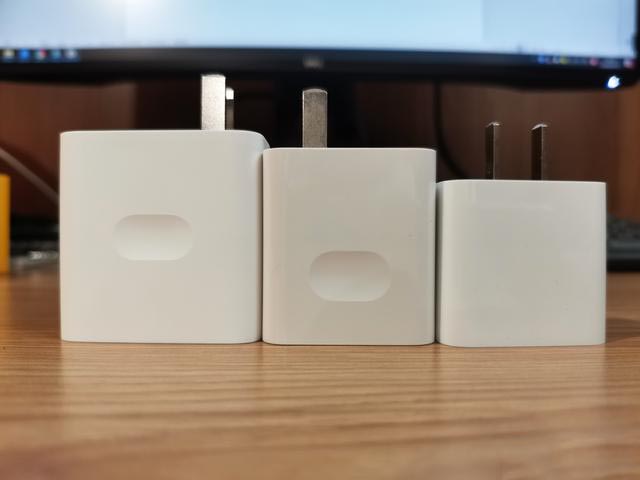 RealmeV5入手开箱:在众多笨重5G手机中,它是一股清流