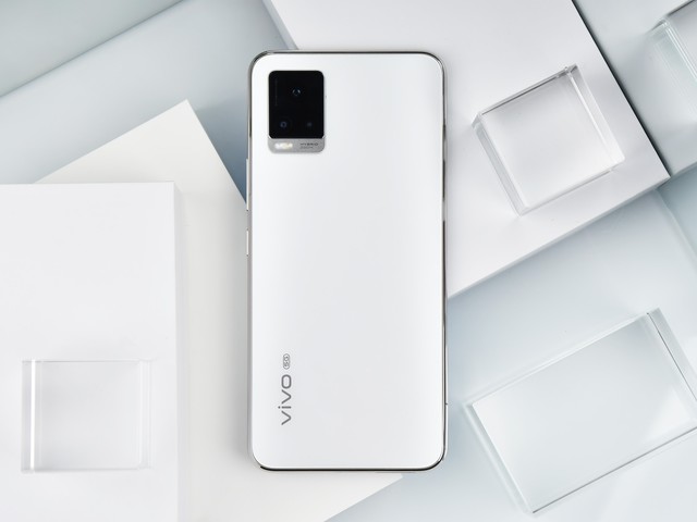谁说自拍颜值党就不打游戏了 vivo S7游戏性能实测 