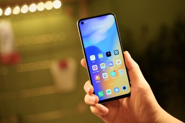 realme V5评测:潮美外观,最便宜的5G长续航手机