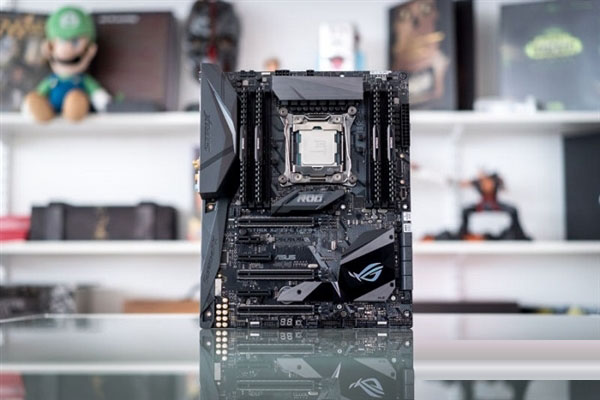 Intel Core i9 7900X体验:单核性能不敌i7-7740X