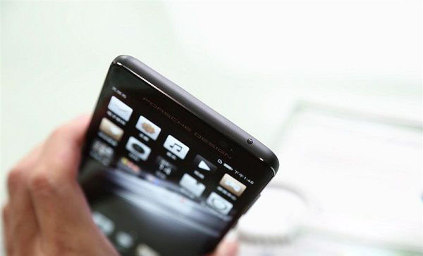 霸气流线设计 华为Mate9保时捷设计版图赏