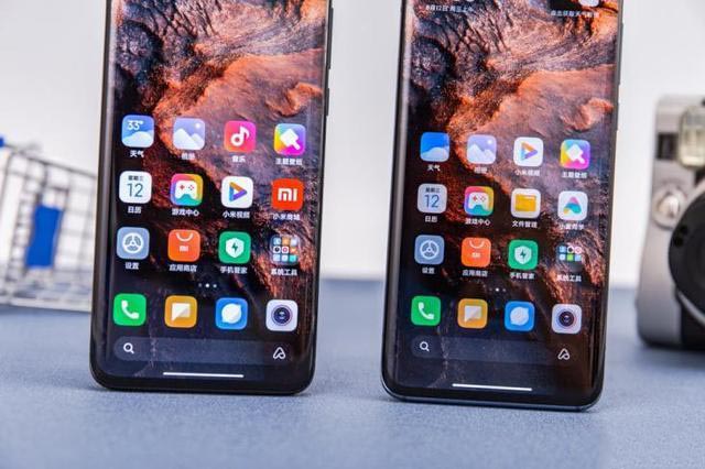小米10至尊纪念版、小米10 Pro对比评测:大杯也有逆袭点?