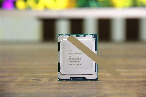 i9 7900X和R7 1800X哪个好 i9-7900X对比R7-1800X评测