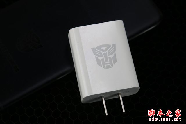 魅蓝E2变形金刚限量版怎么样?魅蓝E2变形金刚限量典藏版上手体验详细评测图解