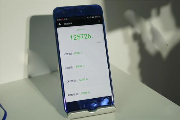 荣耀9和OPPO R11性能哪个好?安兔兔跑分对比