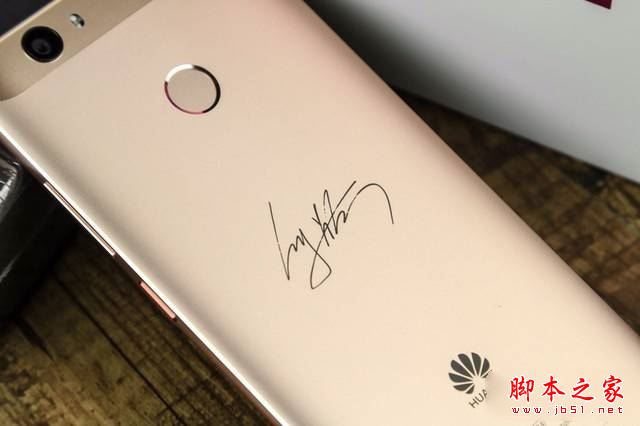 华为nova张艺兴定制版值得买吗?华为nova张艺兴定制版真机开箱图赏