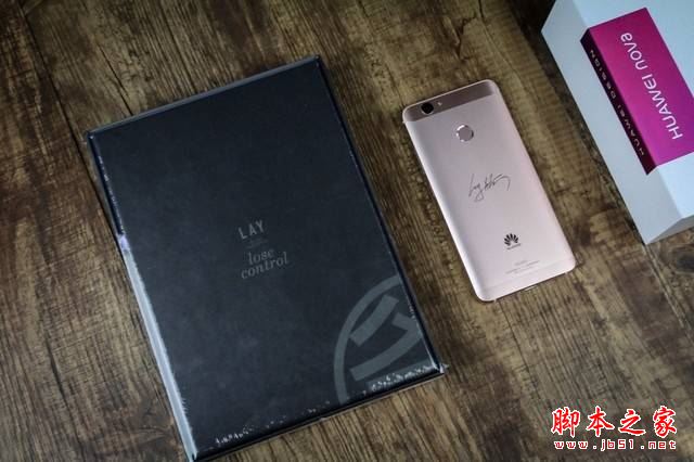 华为nova张艺兴定制版值得买吗?华为nova张艺兴定制版真机开箱图赏