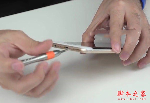 vivo Xplay6后盖怎么打开?vivo Xplay6拆解后盖更换电池图文教程(含vivo Xplay6拆机视频)