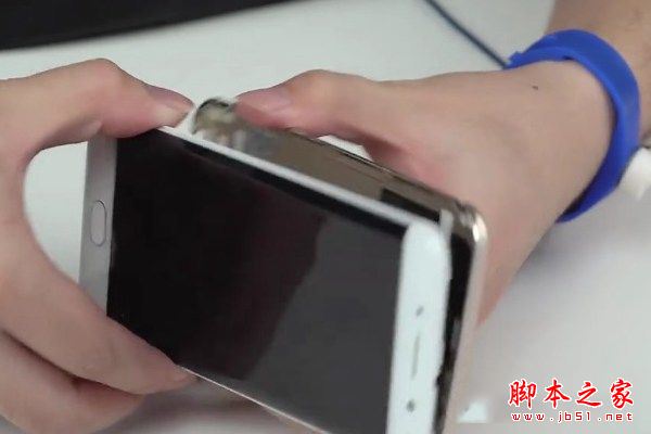 vivo Xplay6后盖怎么打开 vivo Xplay6后盖可以换吗?