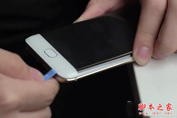 vivo Xplay6后盖怎么打开?vivo Xplay6拆解后盖更换电池图文教程(含vivo Xplay6拆机视频)