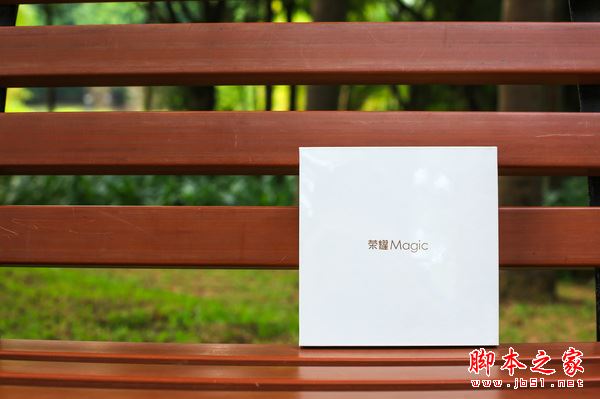 荣耀Magic有几种颜色？荣耀Magic玄金黑好看吗？