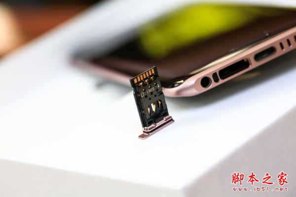 荣耀Magic有几种颜色？荣耀Magic玄金黑好看吗？