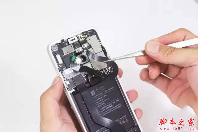 锤子M1拆解做工怎么样?锤子M1手机拆机全过程评测图解