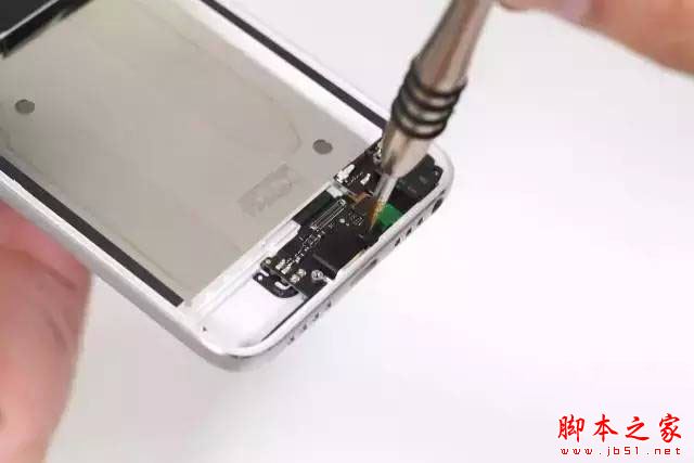锤子M1拆解做工怎么样?锤子M1手机拆机全过程评测图解