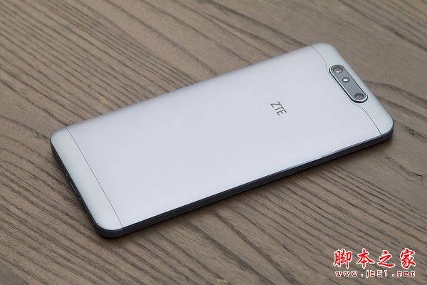 360N5和中兴Blade V8哪个值得买？中兴Blade V8与360手机N5全面区别对比评测图解