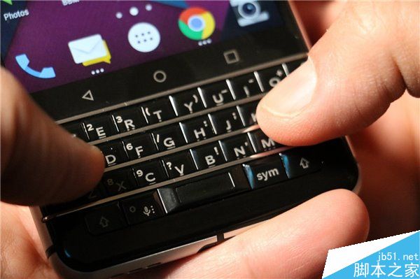 黑莓Mercury真机图赏 全键盘配高通625或售4000+