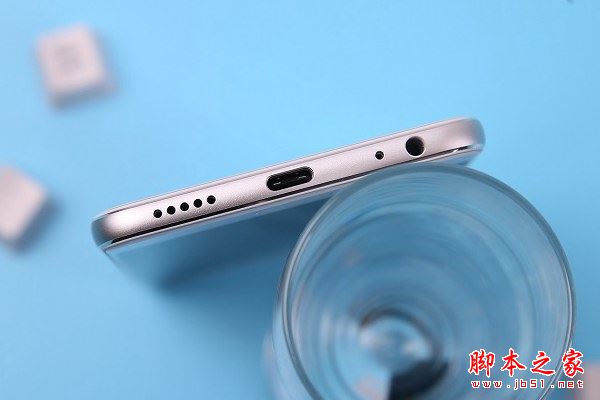 魅蓝X好看吗？魅蓝X珠光白色版手机真机图片图赏