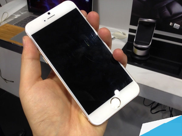 iPhone 6机模上手:这货明明是iPad