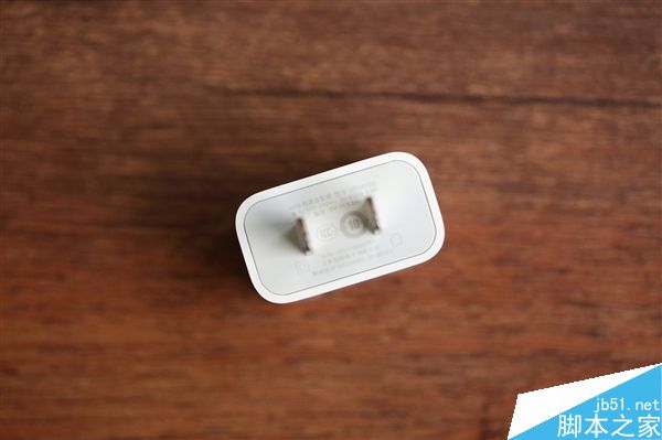 魅蓝U10开箱:999元/双2.5D玻璃