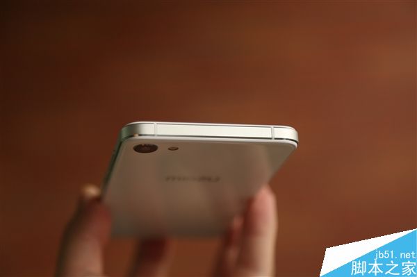 魅蓝U10开箱:999元/双2.5D玻璃