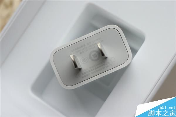 1299元!魅蓝新机U20开箱:双玻璃机身