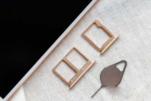 三星C7 Pro怎么装卡 三星C7 Pro插SIM安装教程