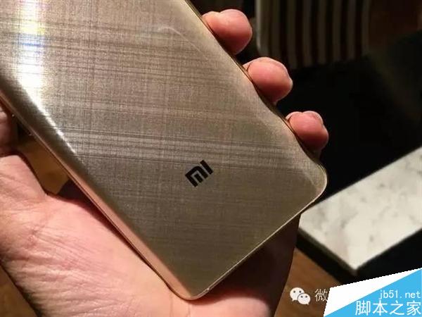 看 这就是小米5金色版！漂亮吗？