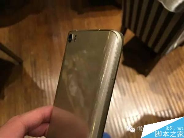 看 这就是小米5金色版！漂亮吗？