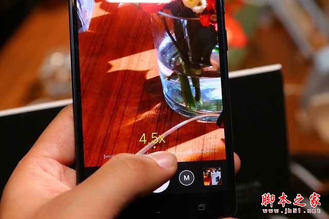在可实现2.3倍光学变焦的同时，它也支持传统的数码变焦