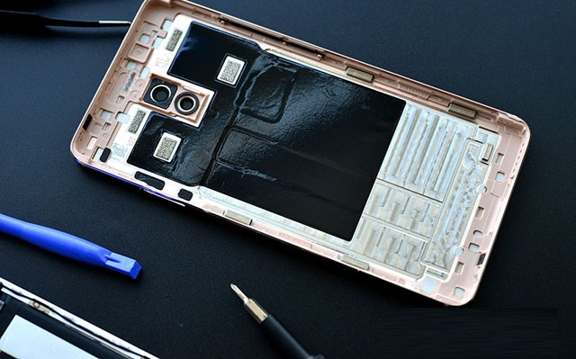魅蓝Note6怎么打开后盖?魅蓝Note6打开后盖图文教程