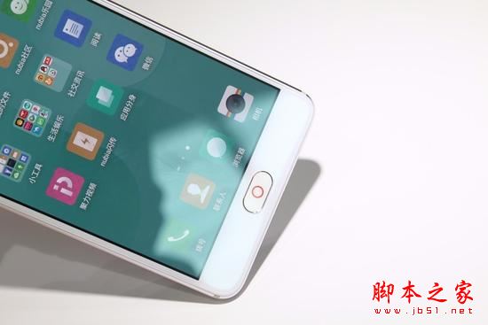 努比亚N2有几种颜色？努比亚nubia n2香槟金和黑金哪个颜色好看？ 