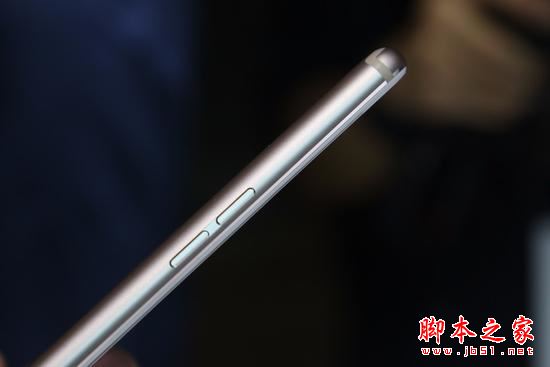 努比亚N2有几种颜色？努比亚nubia n2香槟金和黑金哪个颜色好看？ 