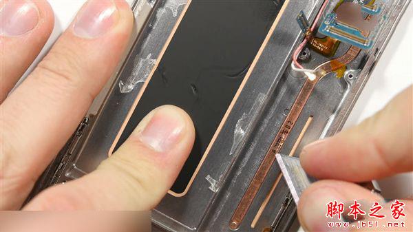 Galaxy S7 Edge详细拆解:割开铜管未见水冷