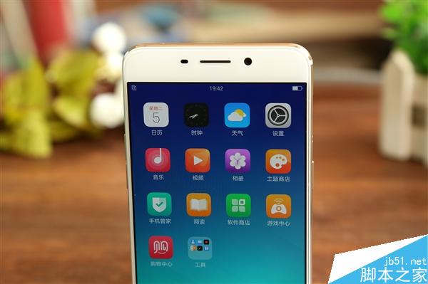 更喜欢哪个?金色/玫瑰金OPPO R9对比图赏