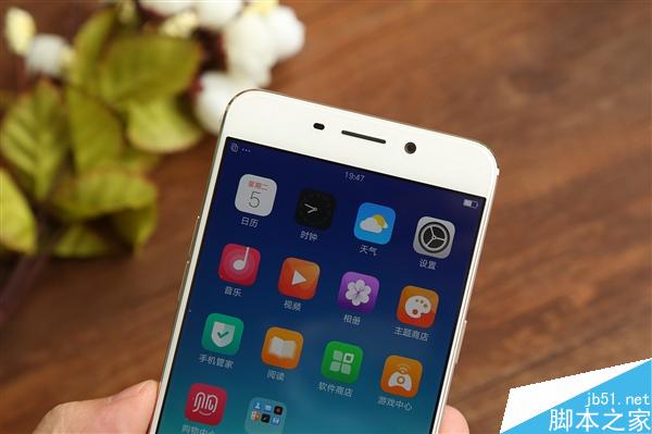 更喜欢哪个?金色/玫瑰金OPPO R9对比图赏