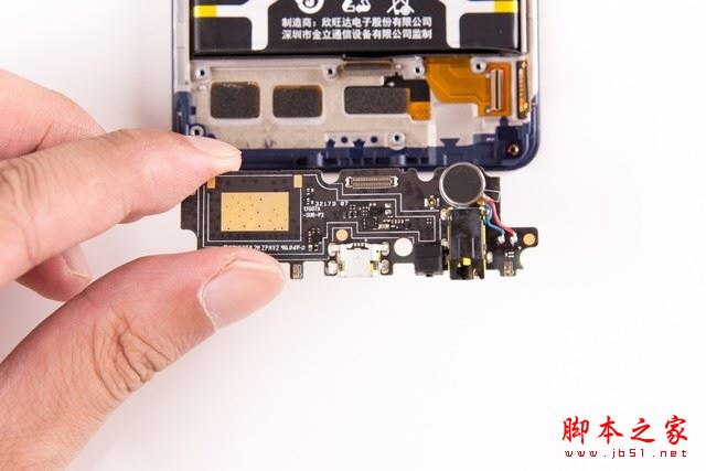 金立M7内部做工怎么样?金立M7拆机图解全过程评测