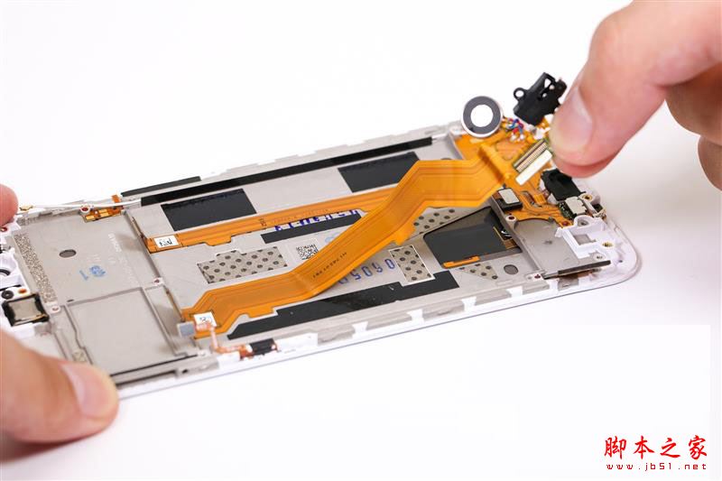 OPPO R11内部做工拆解如何?OPPO R11拆机详细图文评测