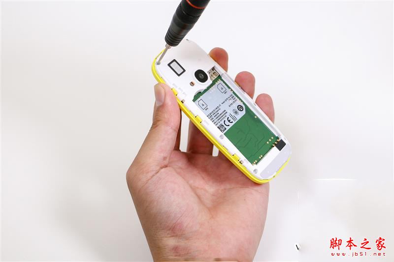 诺基亚3310内部做工怎么样?诺基亚3310复刻版拆机图解评测