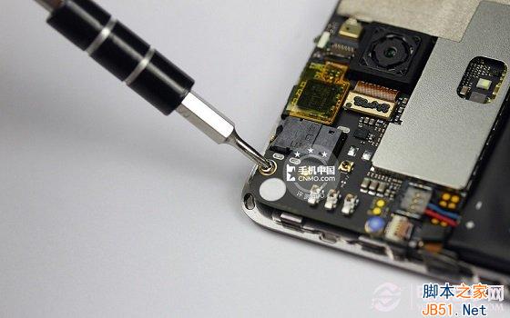 努比亚Z5s内部固定螺丝拆解