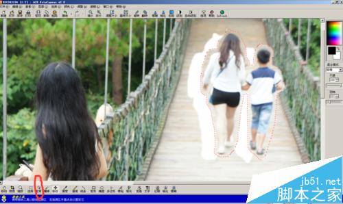 如何把照片中多余的人P掉？